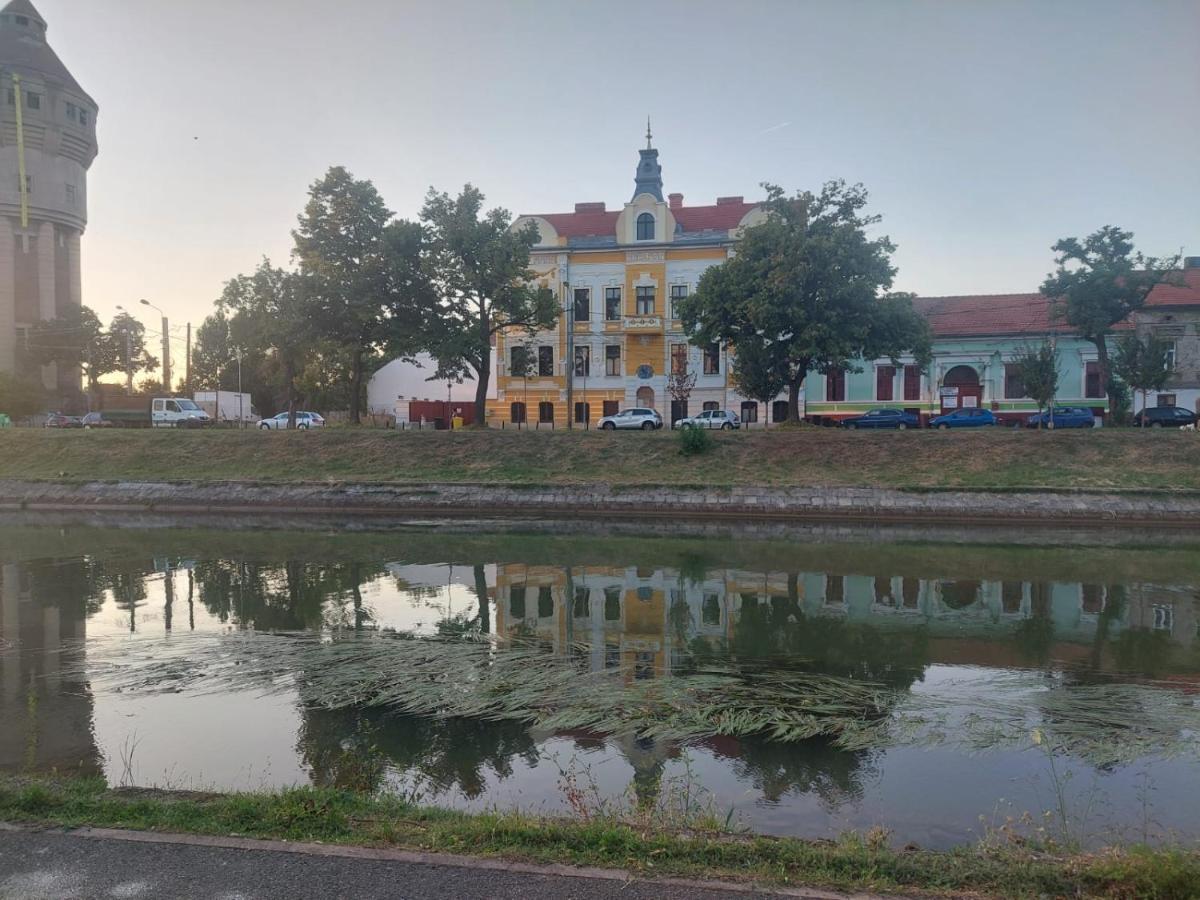 Apartament Pe Malul Raului Bega Timisoara Exterior photo